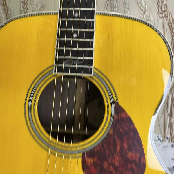 om28 acoustic guitar ebony fingerboard hollow solid spruce top 20 frets factory direct sale