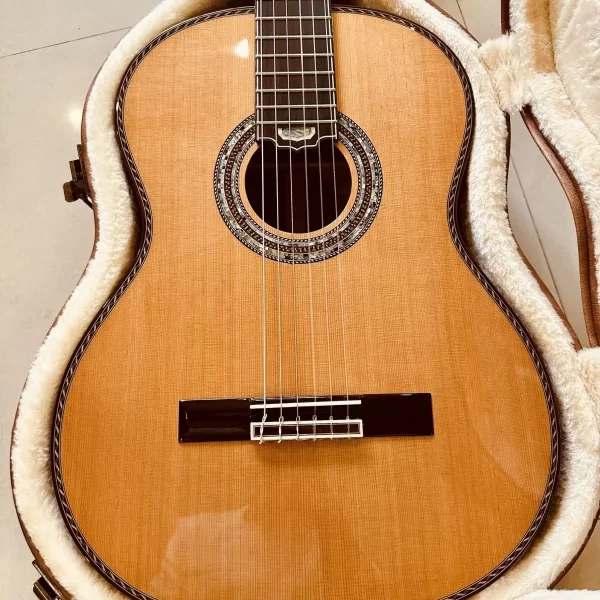 39 inch classical solid wood guitar in stock with high quality mahogany
