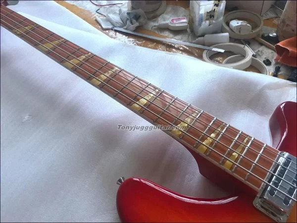 2025 4005 4 strings cherry sunbur semi hollow body electric bass guitar checkerboard binding, gloss lacquer fingerboard, mop tri