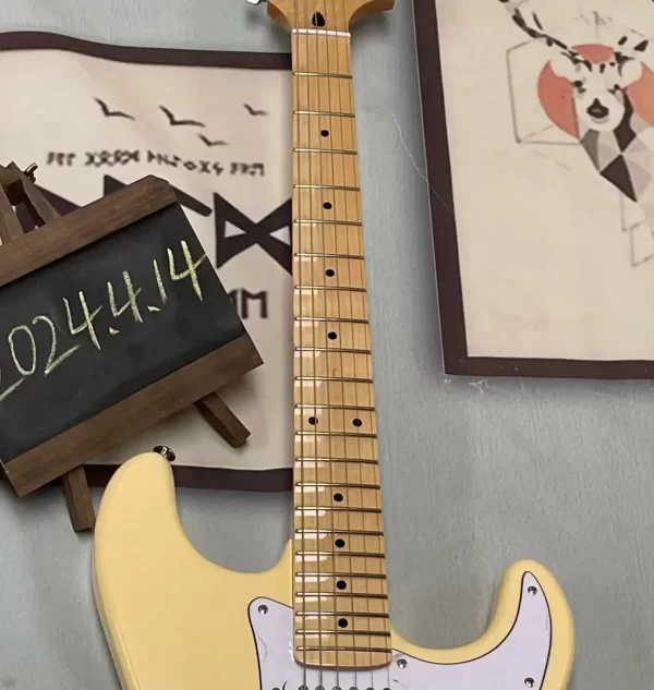 2025 in stock ivory cream yngiwe electric guitar – big headstock, scalloped maple fingerboard, tremolo bridge, whammy bar