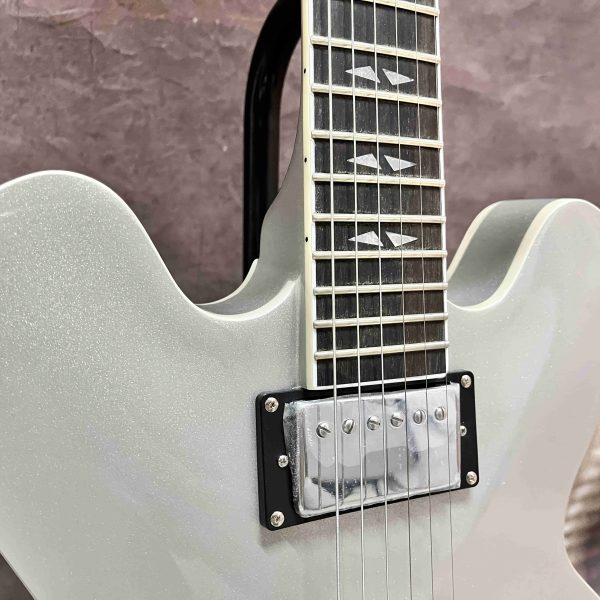 high configuration, semi hollow electric guitar, maple body, rosewood fretboard, 22 frets, hh pickups, chrome hardware, star stage, essential guitar for guitarists, quality guaranteed, in stock